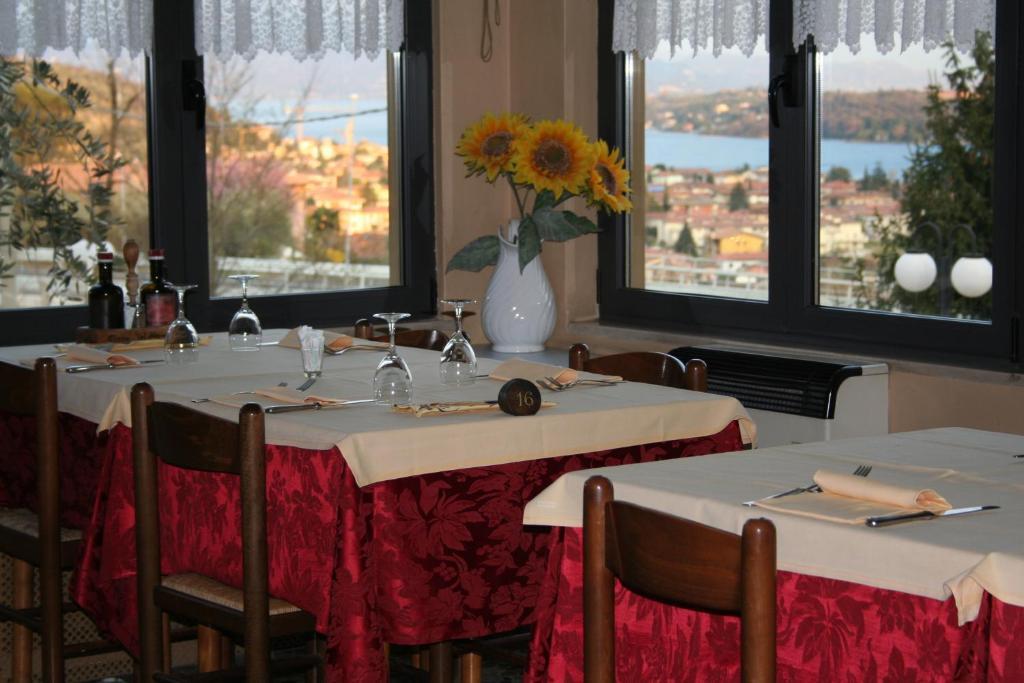 Hotel Olivi Salò Стая снимка