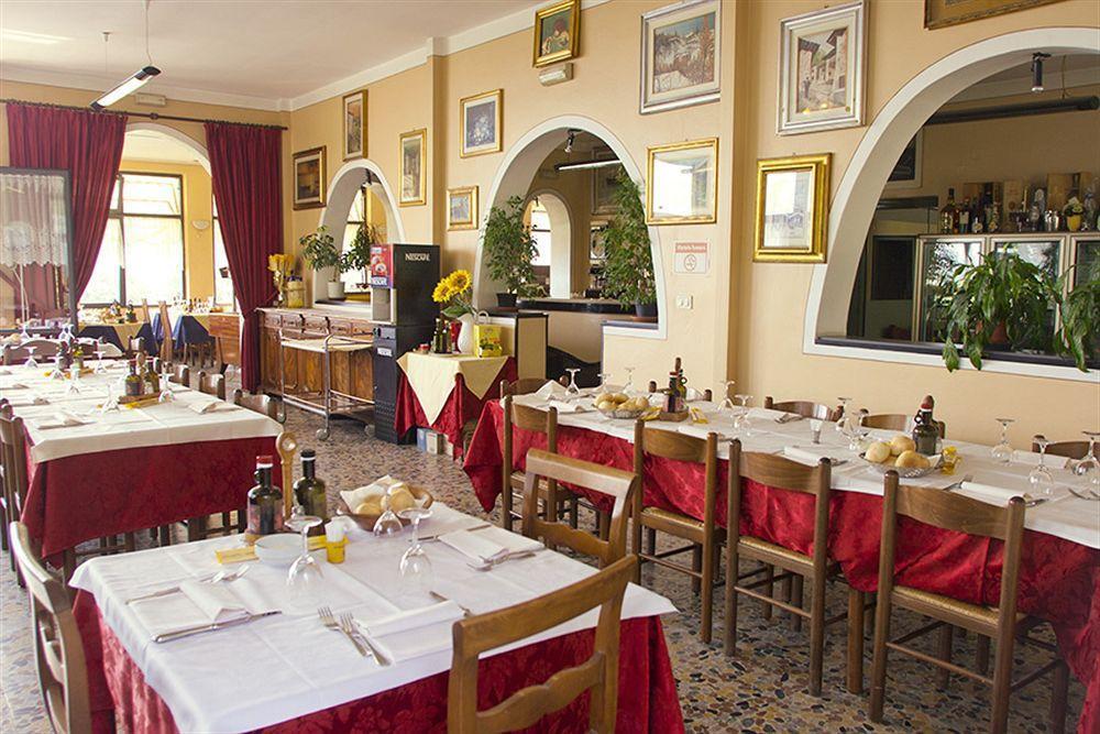 Hotel Olivi Salò Екстериор снимка