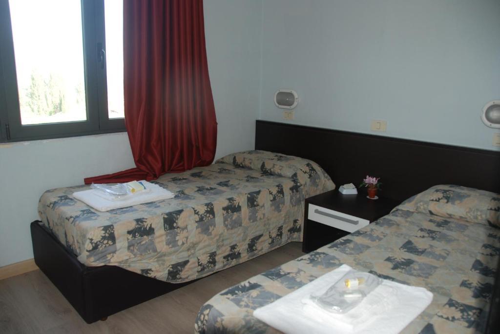Hotel Olivi Salò Екстериор снимка