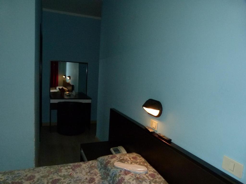 Hotel Olivi Salò Екстериор снимка