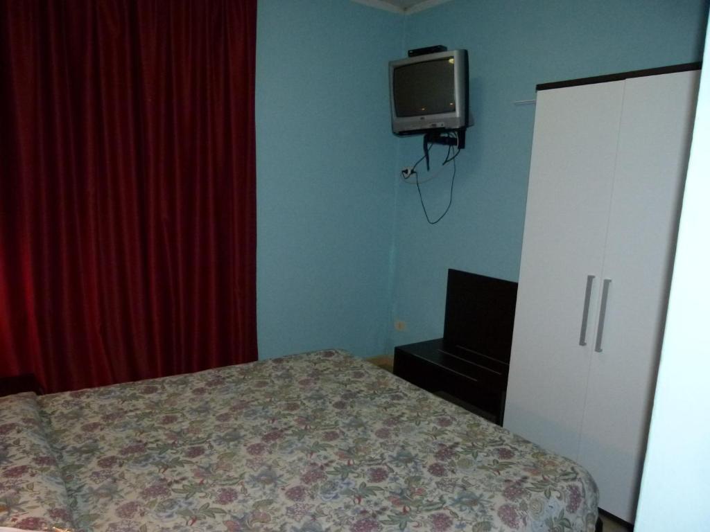 Hotel Olivi Salò Екстериор снимка
