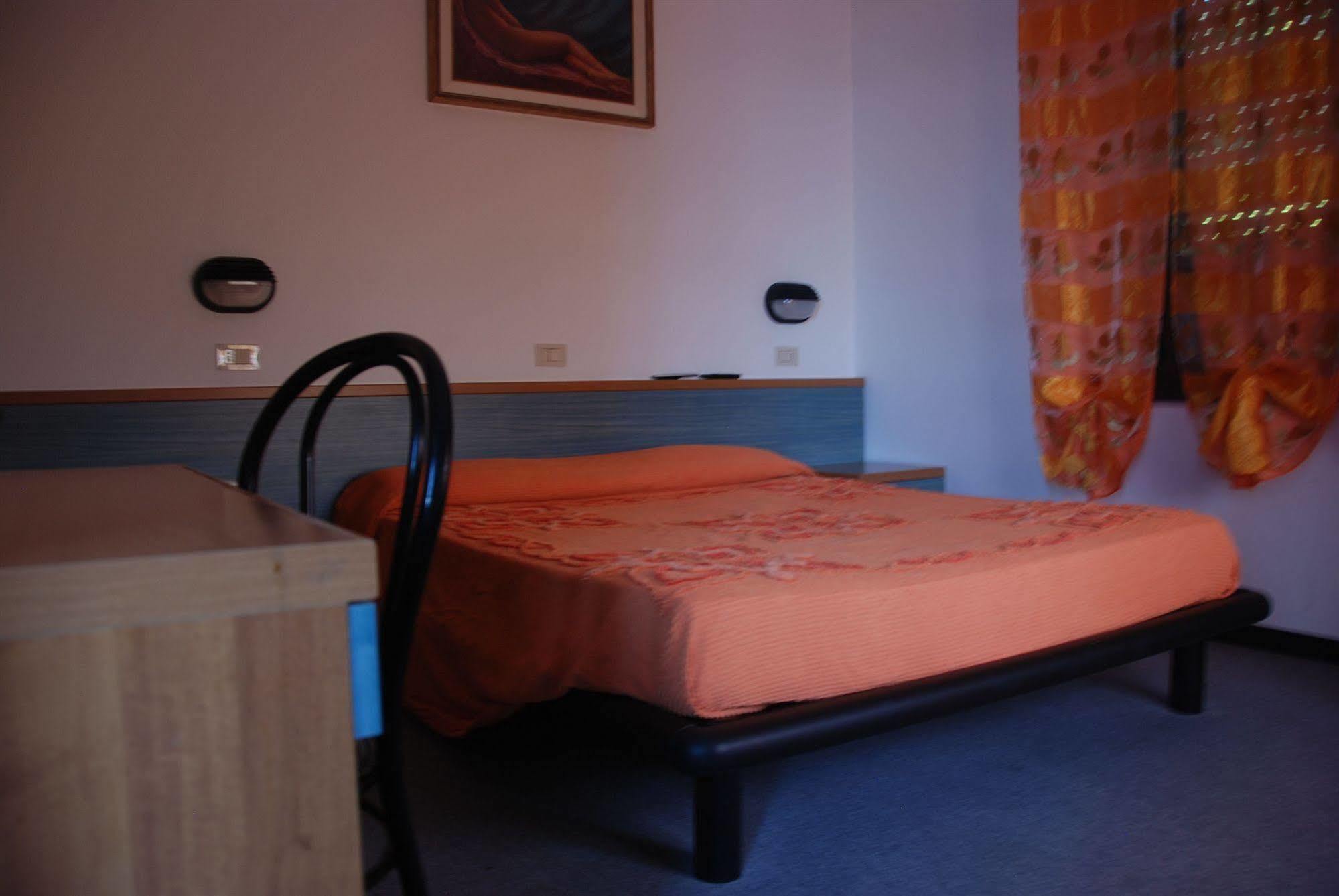 Hotel Olivi Salò Екстериор снимка