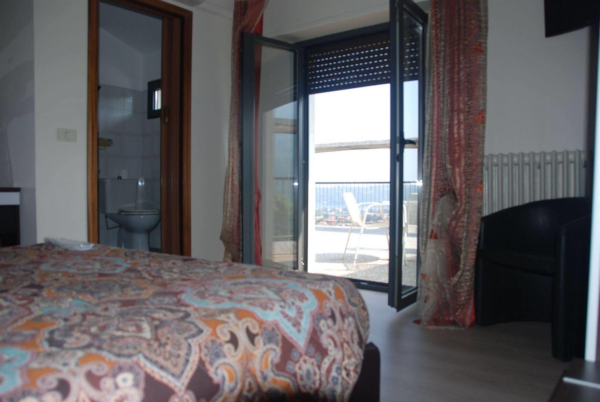 Hotel Olivi Salò Екстериор снимка